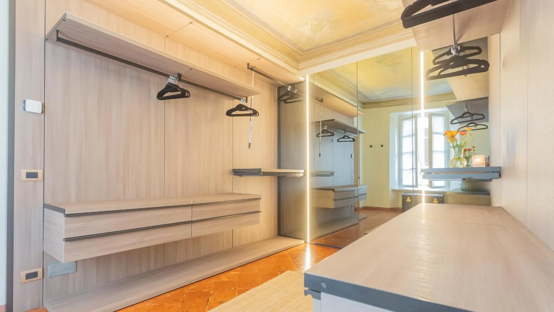 Pantero Apartment By Rent All Como