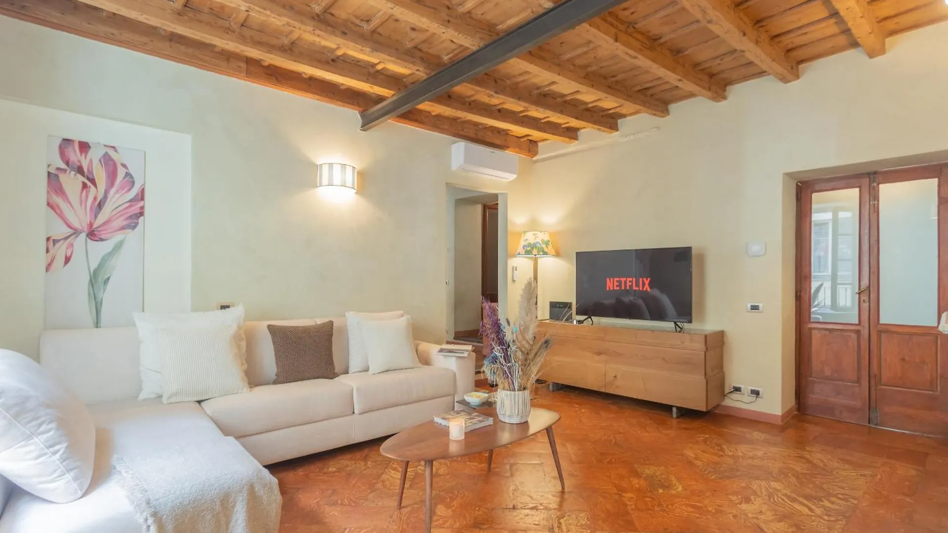 Pantero Apartment By Rent All Como