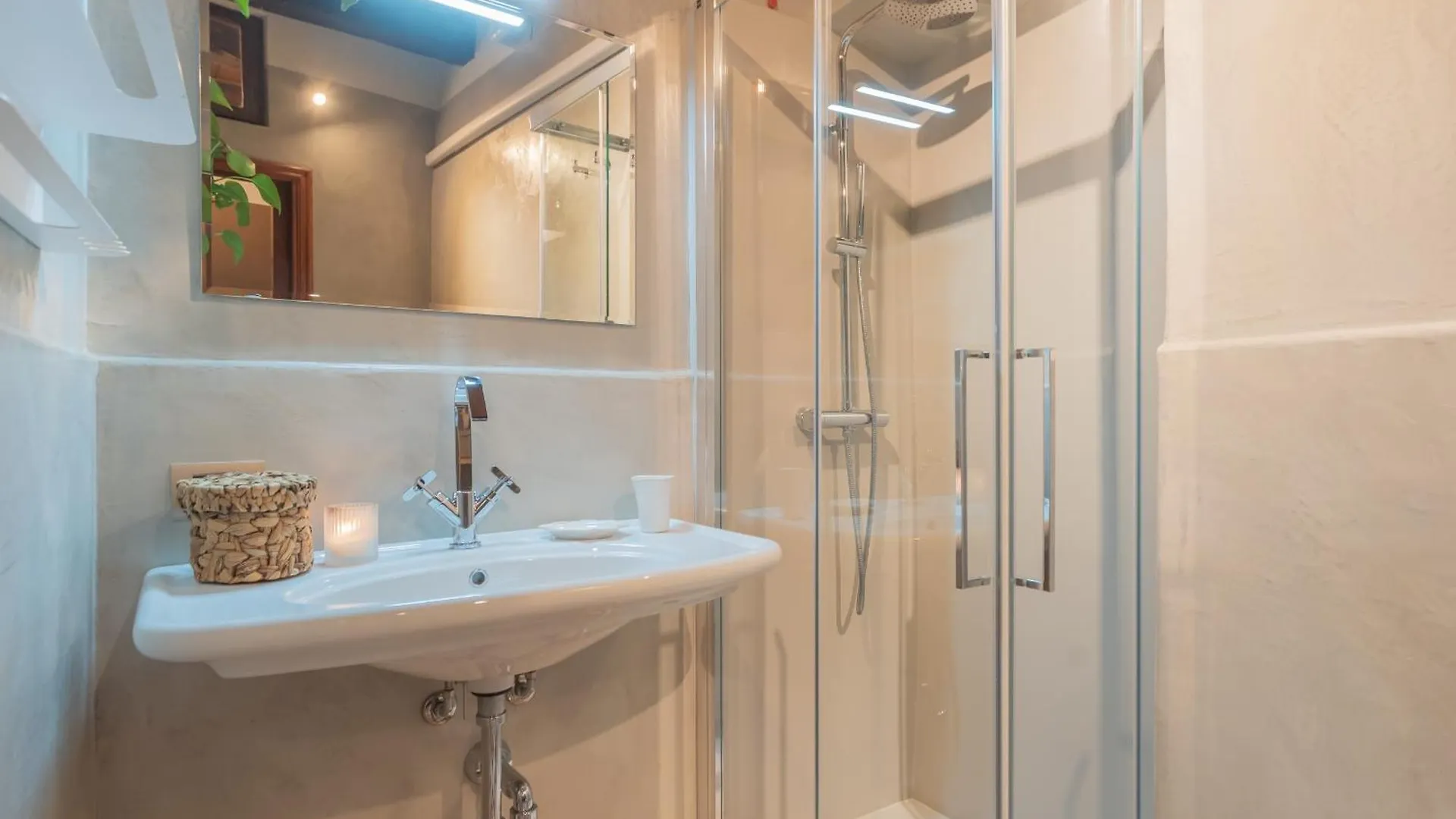 Pantero Apartment By Rent All Como Italien